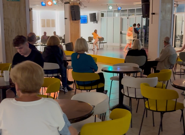 Animación nocturna para niños en el Hotel Htop Amatista