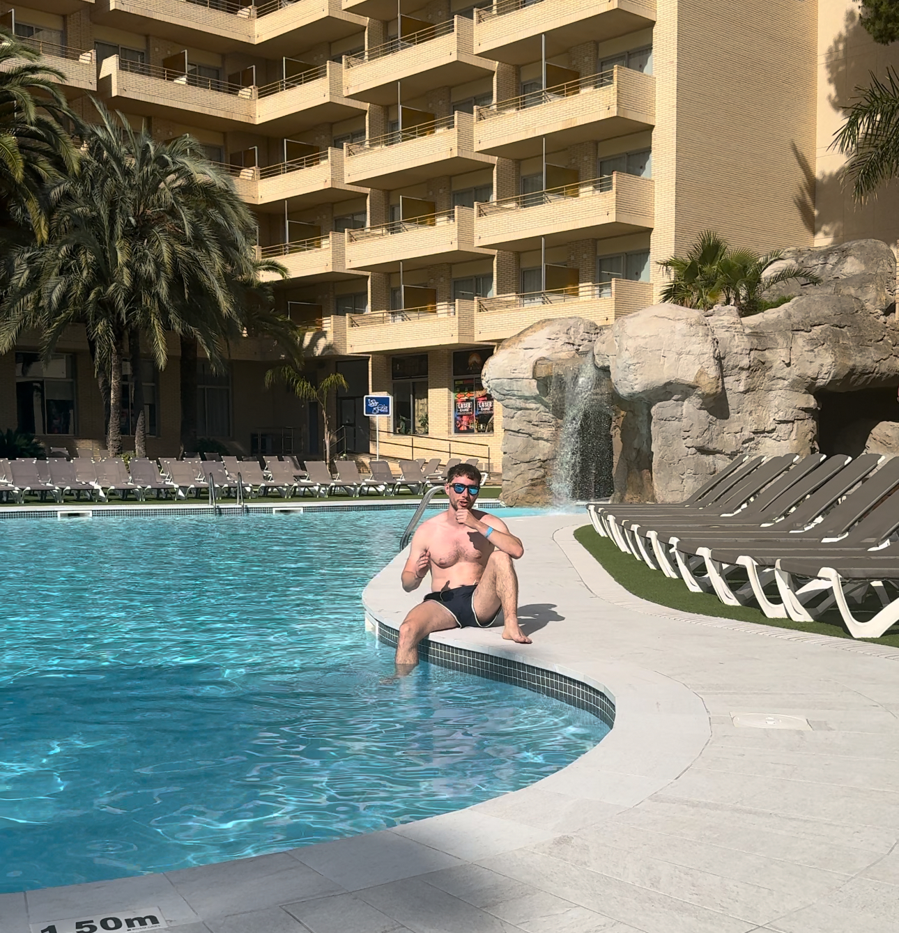 Hotel Jaime I zona de piscina para adultos- Descubriendo Viajes