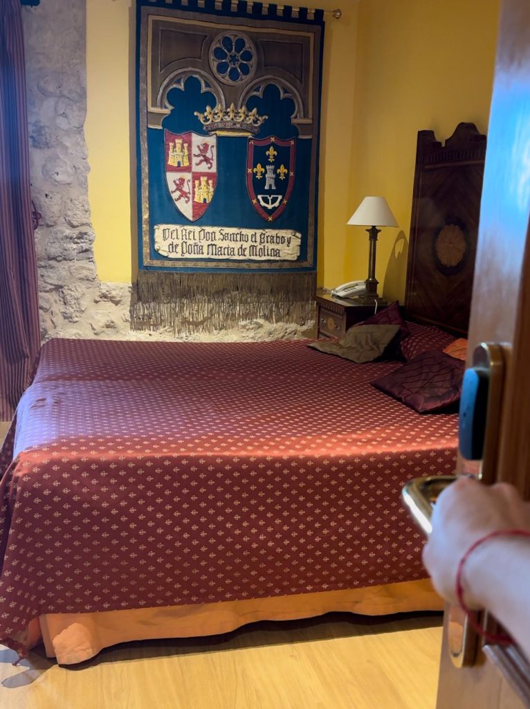 Habitación estándar del Hotel Castillo de Curiel