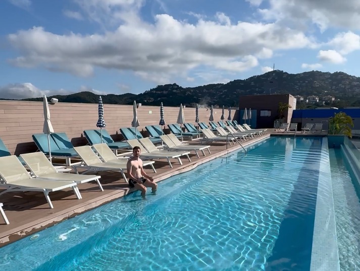 Piscina rooftop hotel L´Azure