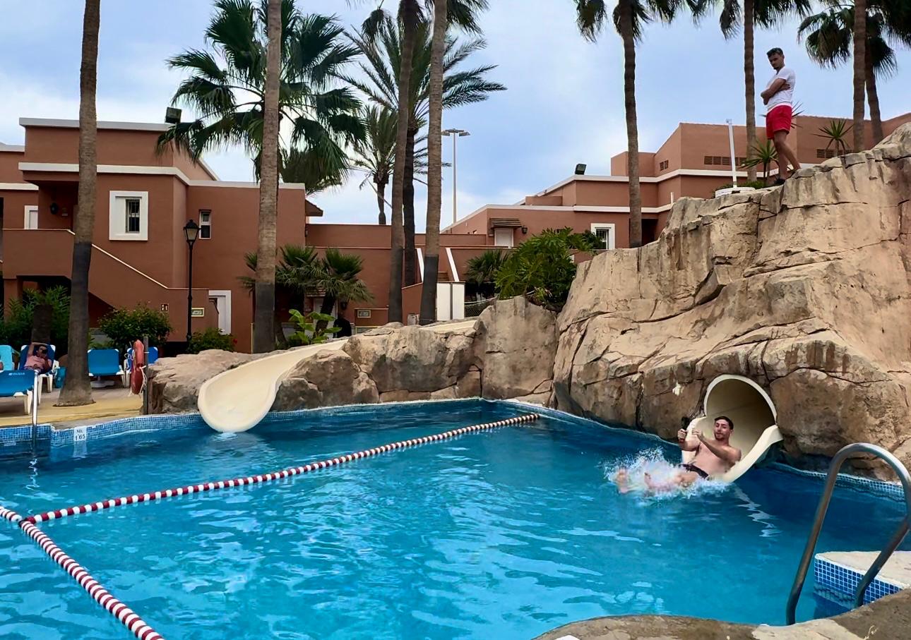 Hotel Playacapricho exterior