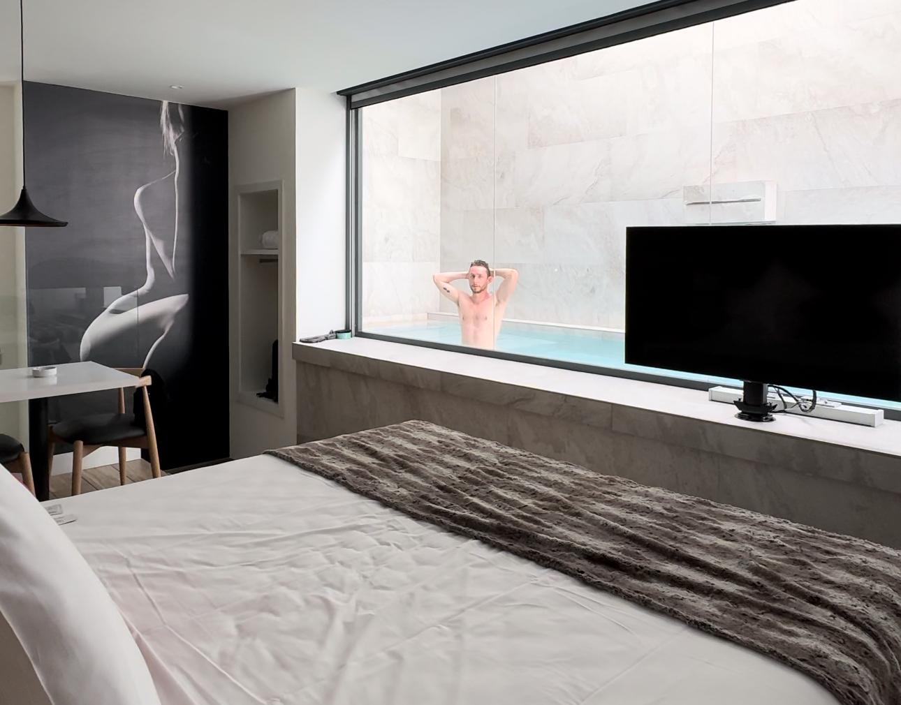 Hotel Loob Valencia - Descubriendo Viajes (1) Suite con piscina privada y jacuzzi privado