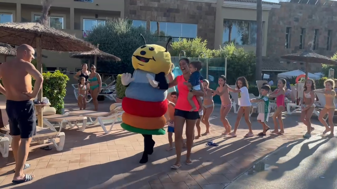 Mascota del Hotel Elba Costa Ballena - Descubriendo Viajes