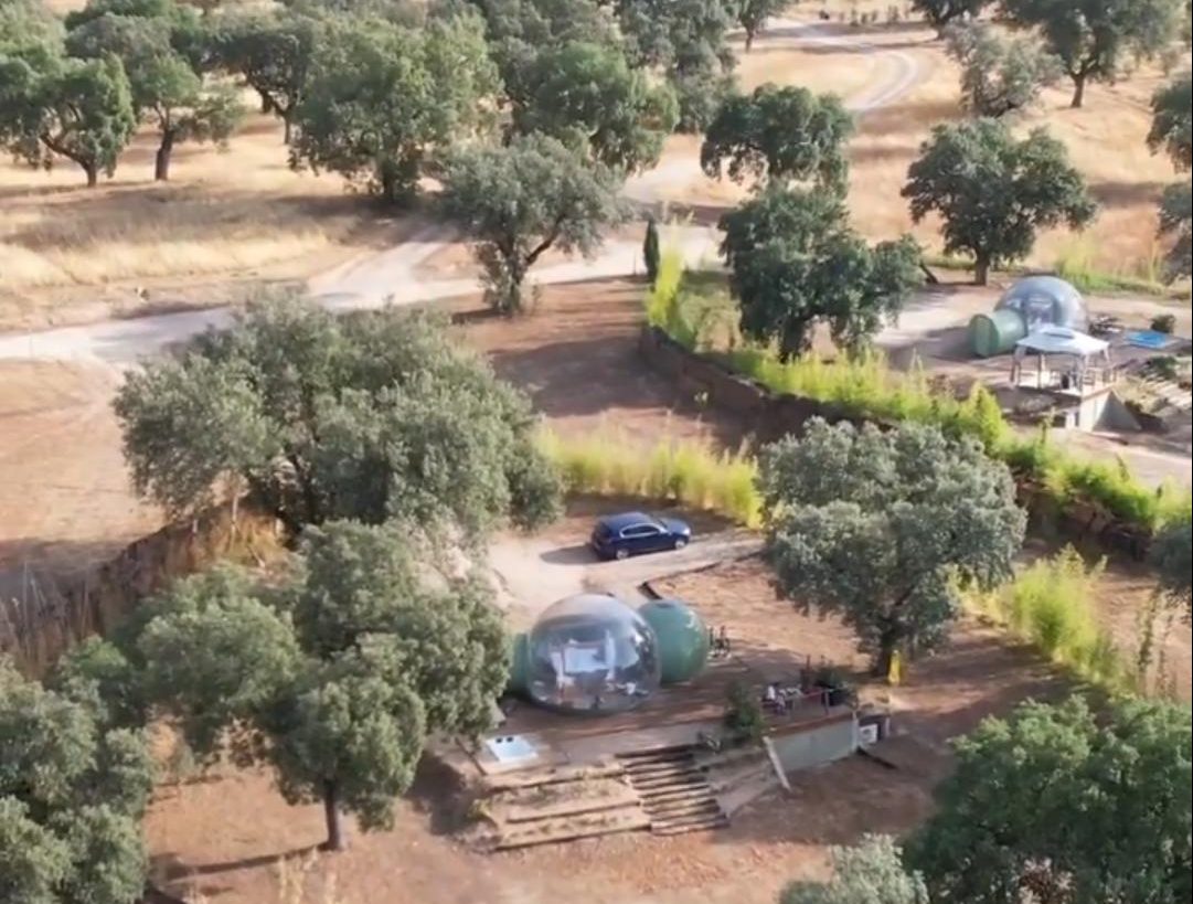 glamping el toril descubriendo viajes - vista desde dron
