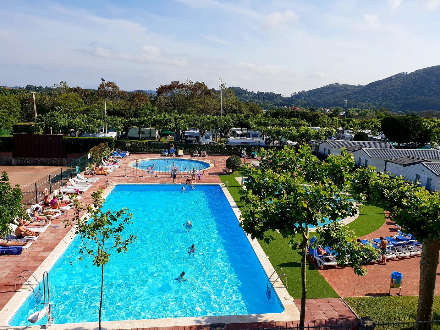 Piscinas del Camping Playa de Joyel, en Noja
