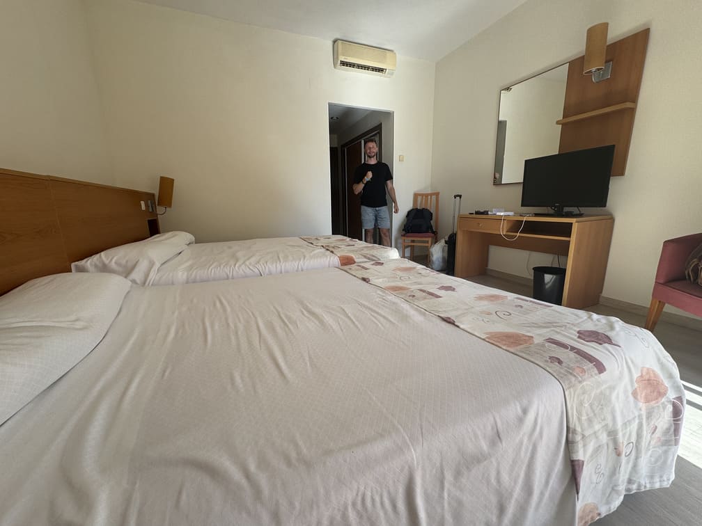 Habitacion del Hotel Alone Benidorm - Descubriendo Viajes (4)
