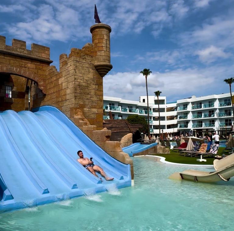 Pirates Village water slides descubriendoviajes