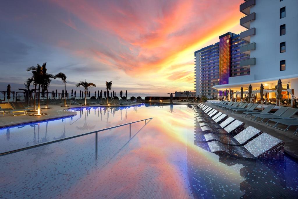 hard-rock-hotel-tenerife-2
