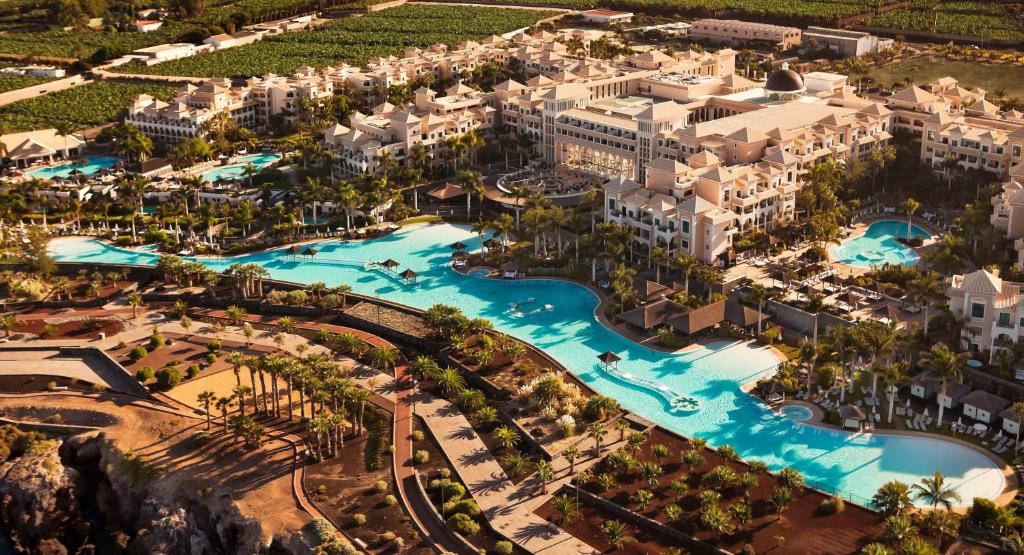 grand-melia-palacio-de-isora-2