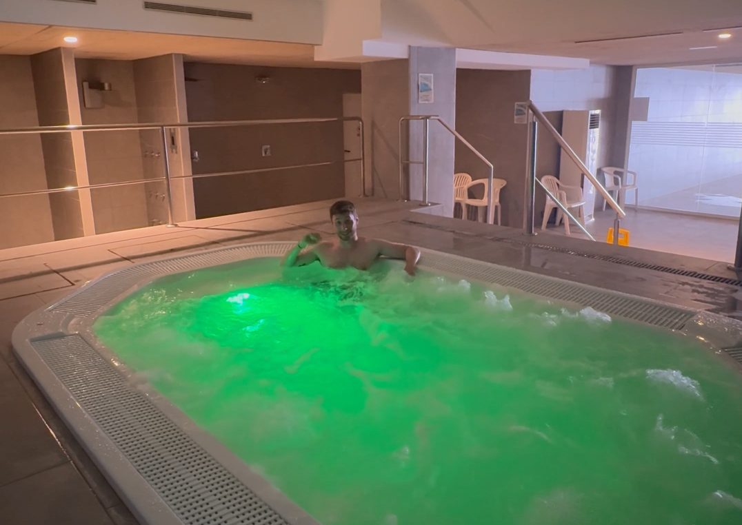 Jacuzzi Best Cap Salou - Descubriendo Viajes (1)