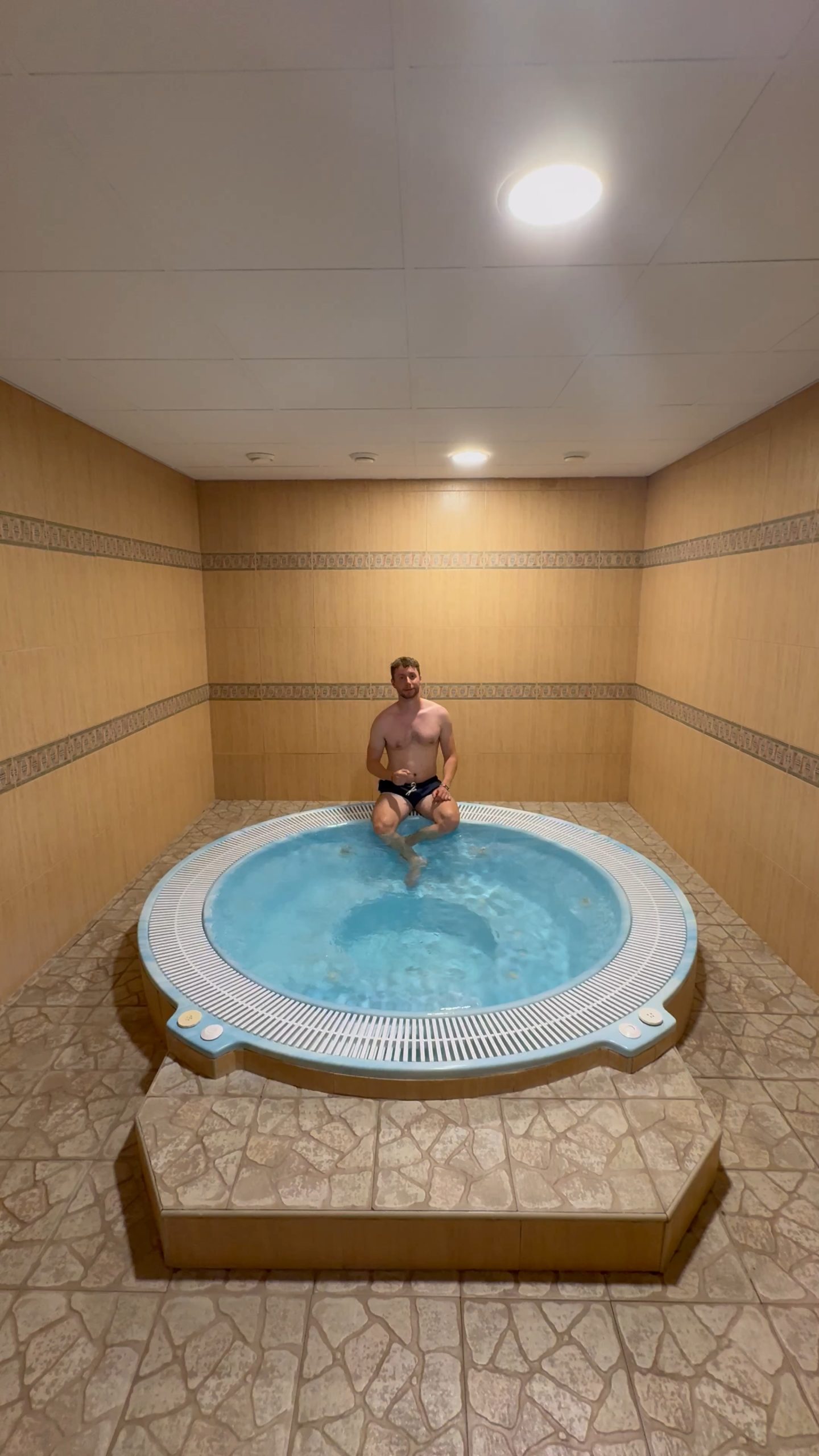 Jacuzzi Htop Calella - Descubriendo viajes
