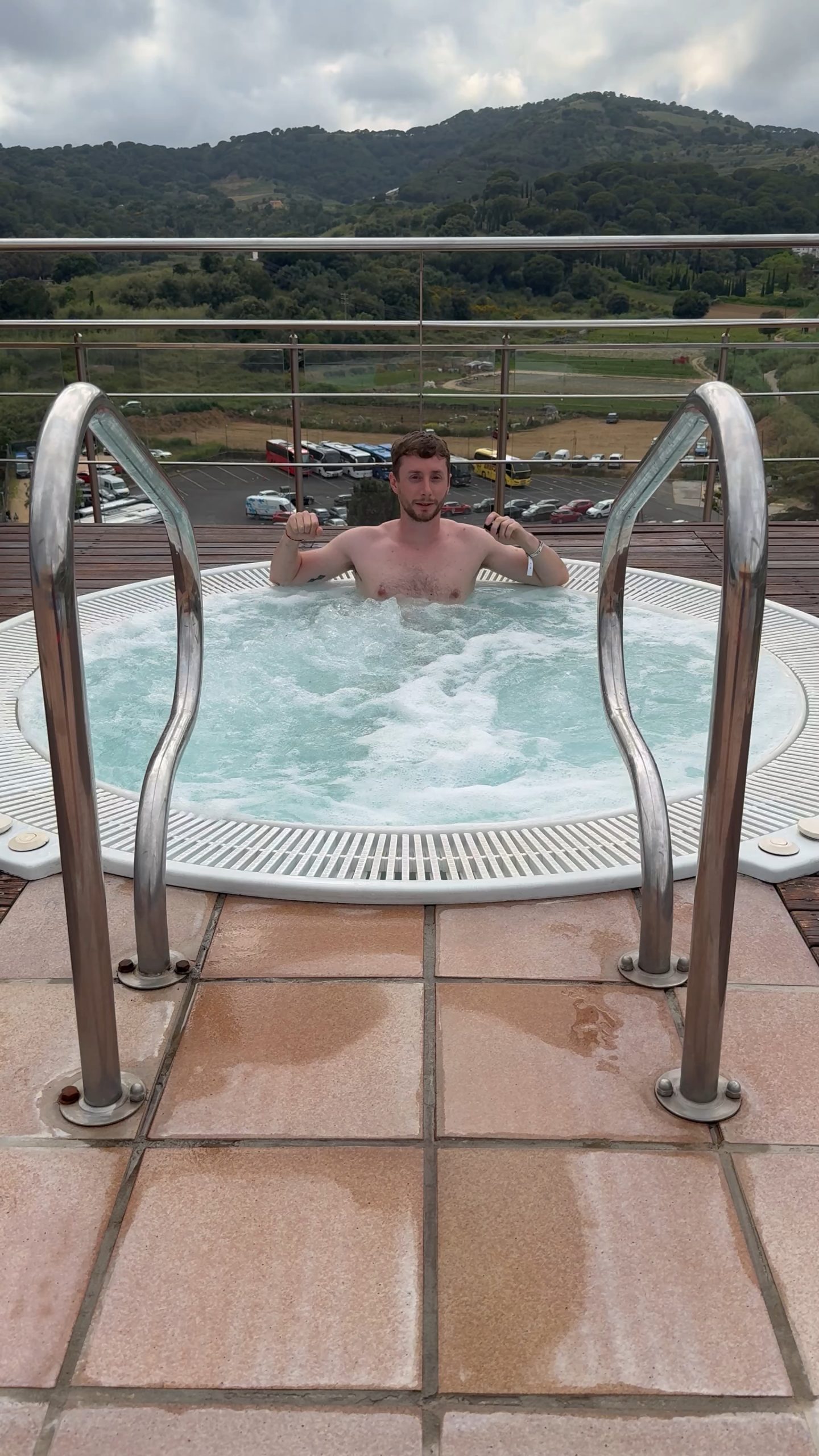 Jacuzzi exterior Htop Calella - Descubriendo viaje