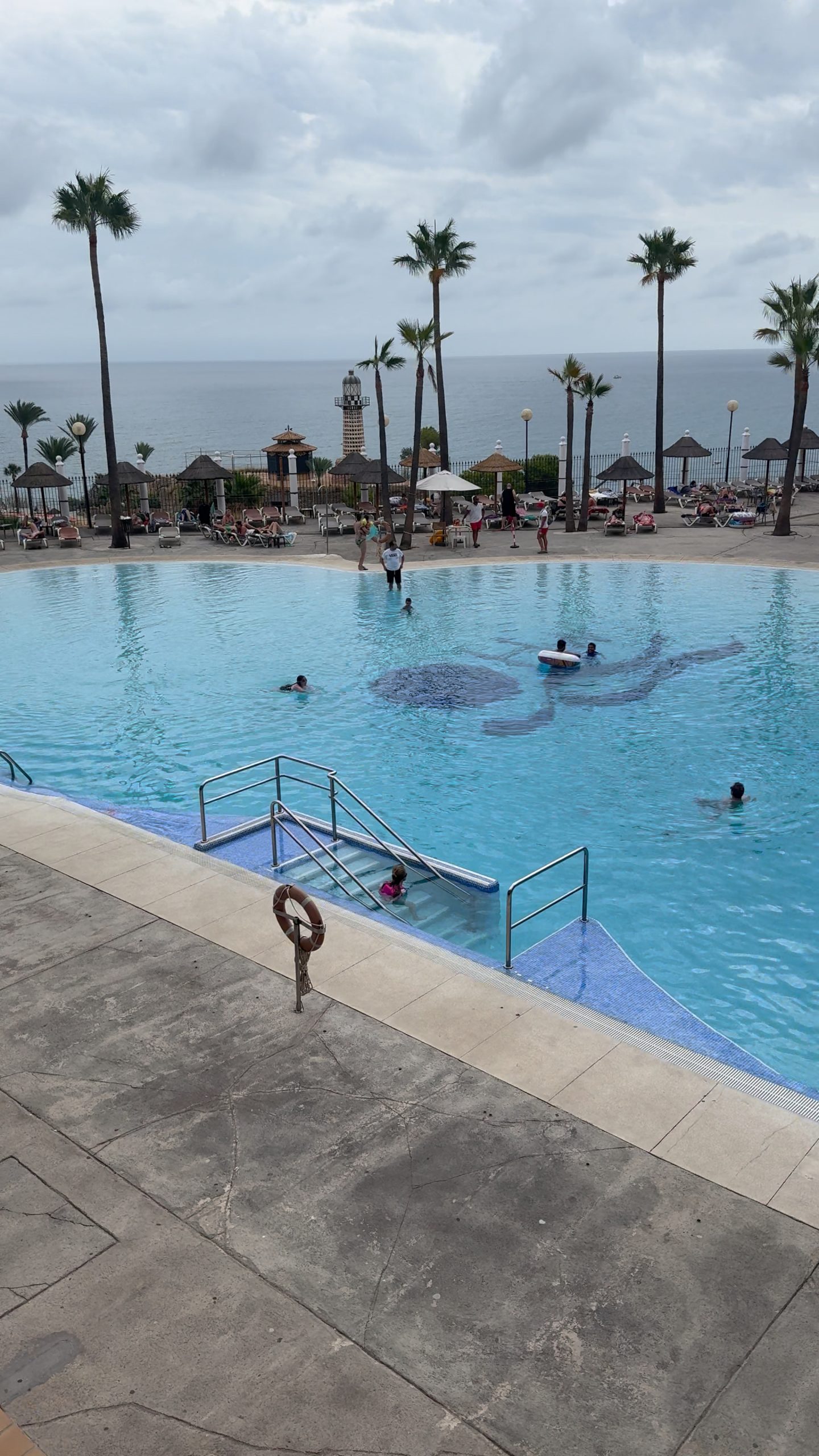 Piscina Barco Holiday world - Descubriendo viajes