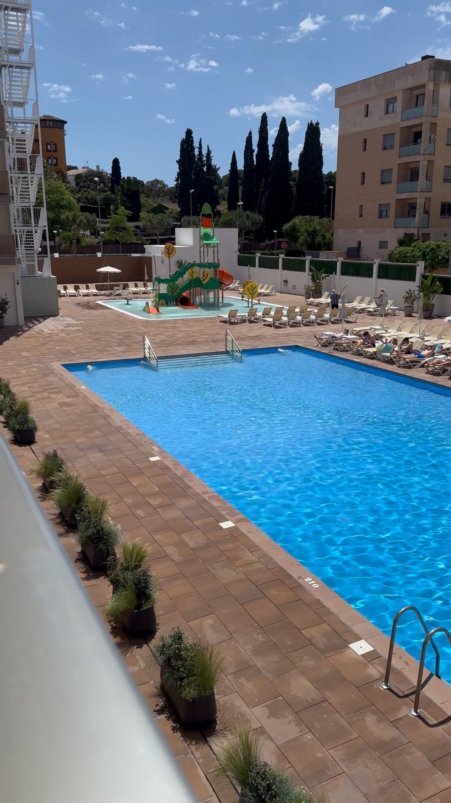 Piscina Htop Amatista - Descubriendo viajes
