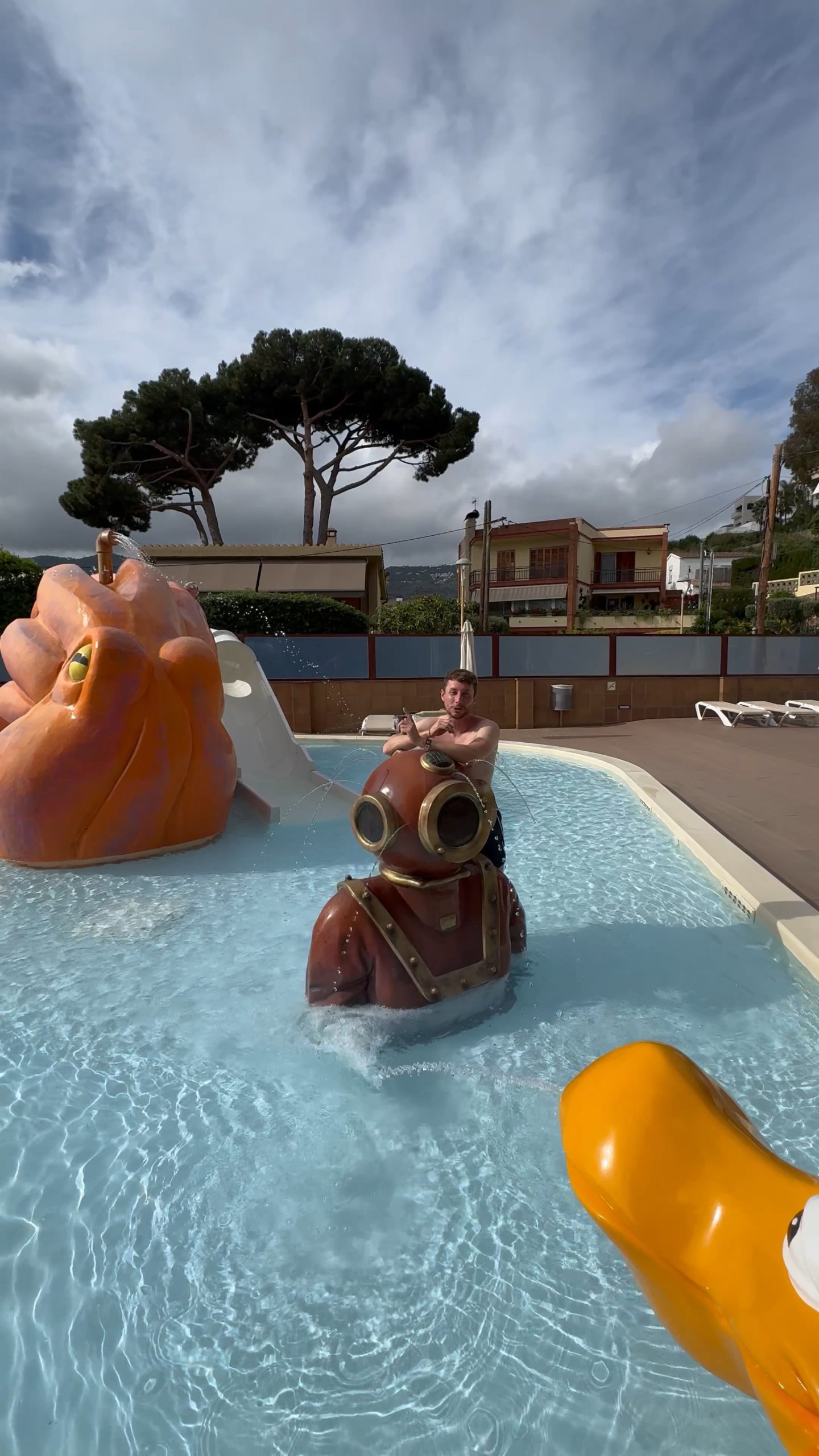 Piscina Infantil Htop Calella - Descubriendo viaje