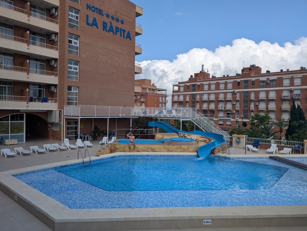 Piscina hotel rapita - descubriendo viajes