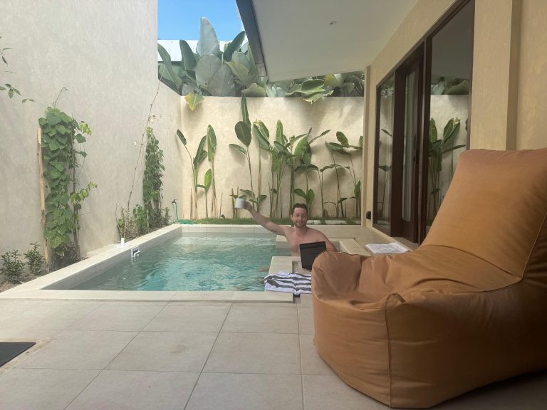 Vila with private pool - Lombok - Kuta - DescubriendoViajes