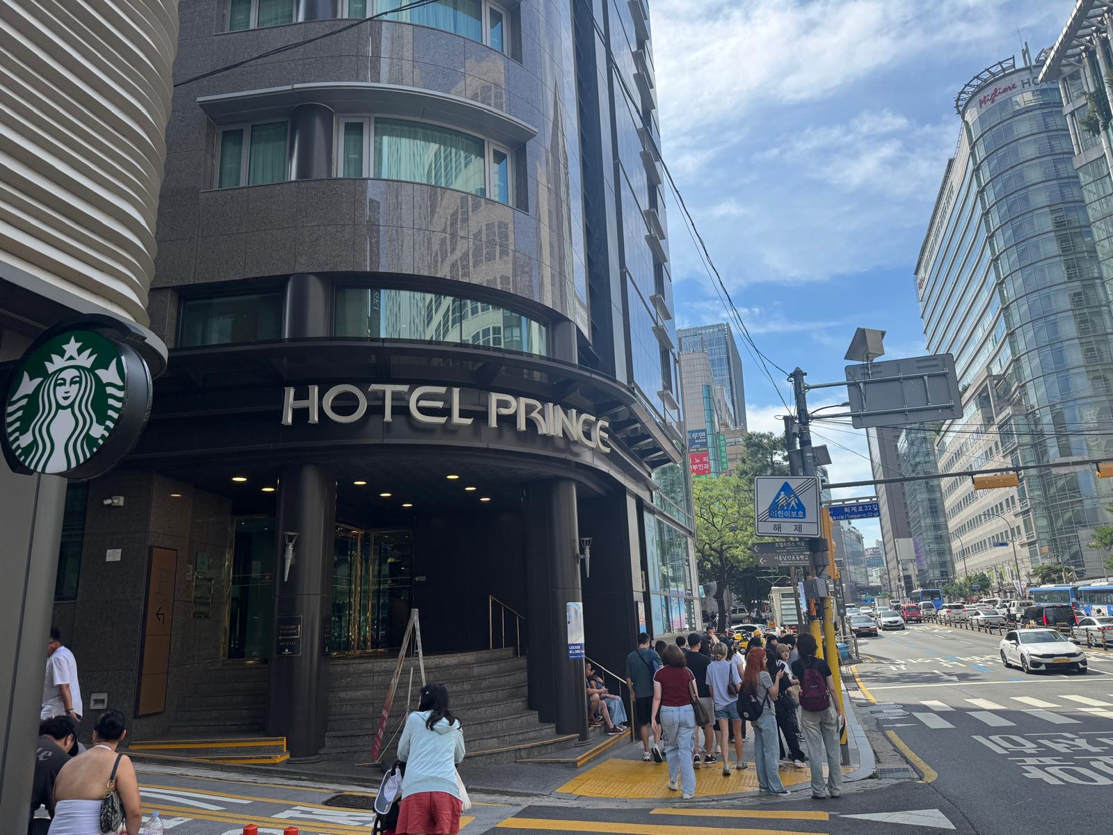El Hotel Prince Seoul, al lado del ibis Styles de Myeongdong