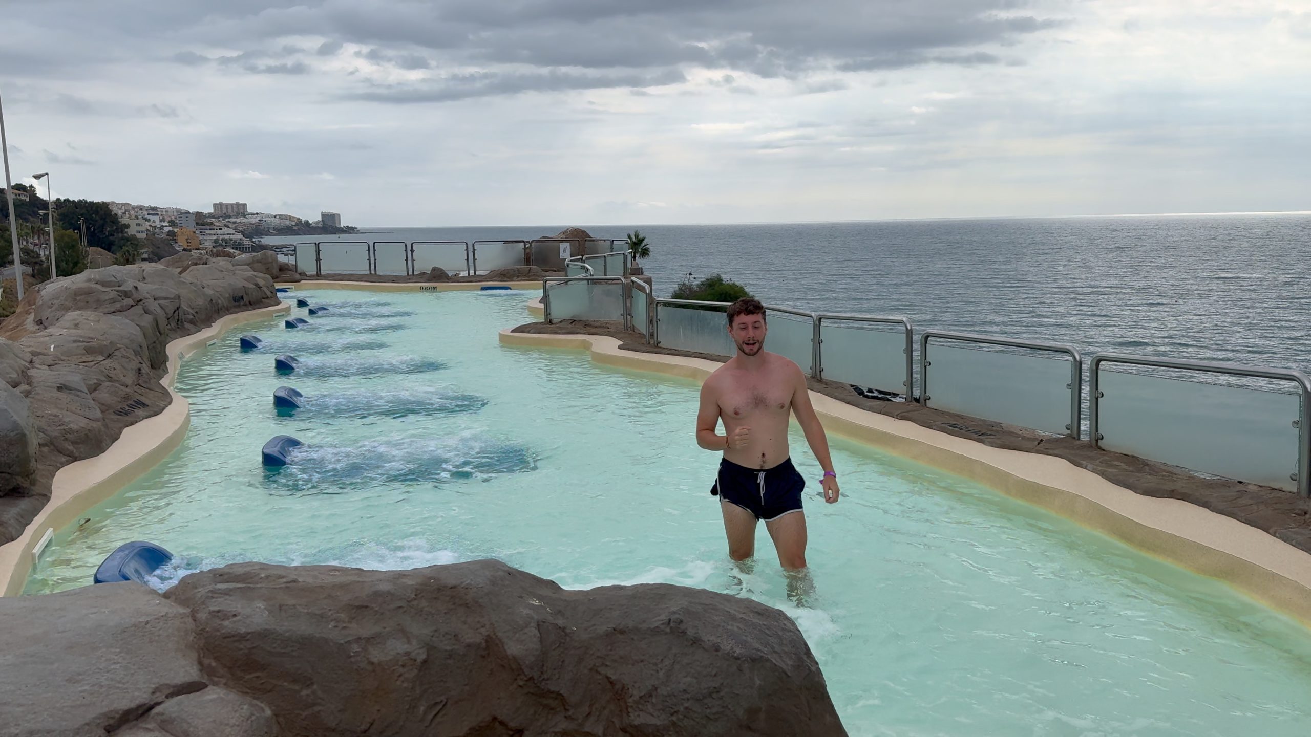 Jacuzzi 2 Holiday world - descubriendo viajes