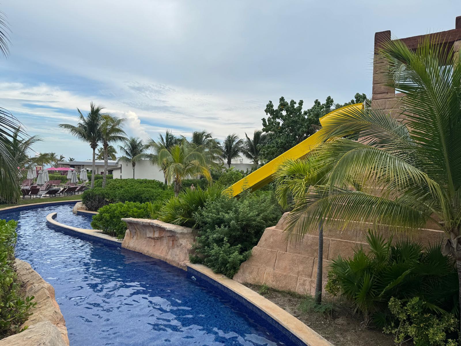 lazy river y tobogan del planet hollywood cancun