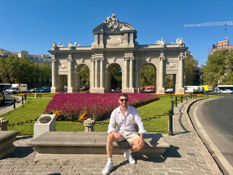 Puerta de Alcala - Retiro y Salamanca Desacubriendo Viajes