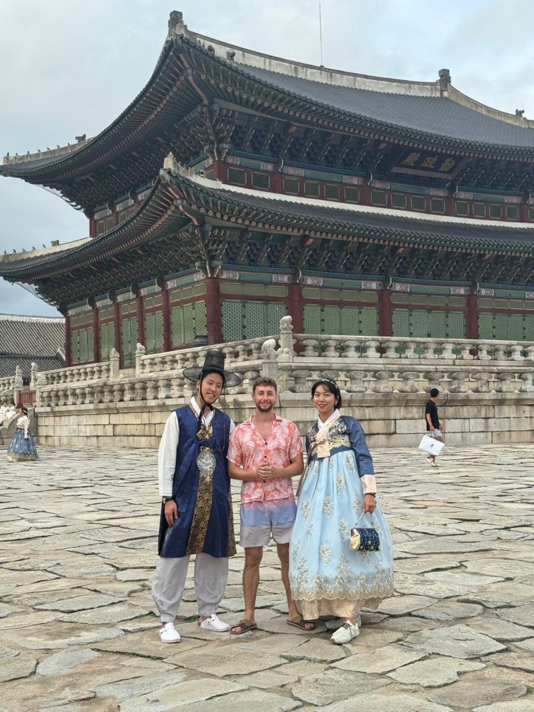Palacio Gyeongbokgung - Si te disfrazas en trake Hanbok (tradicional) la entrada sale gratis
