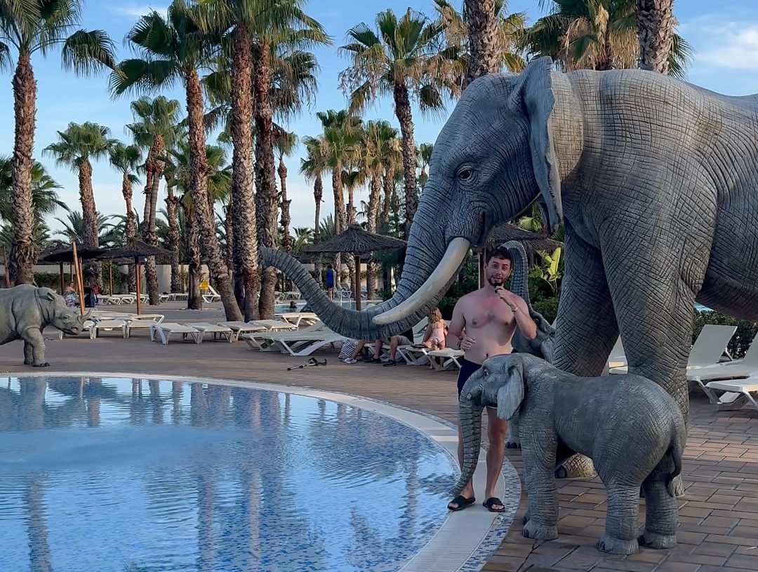 piscina alannia 2 - descubriendo viajes