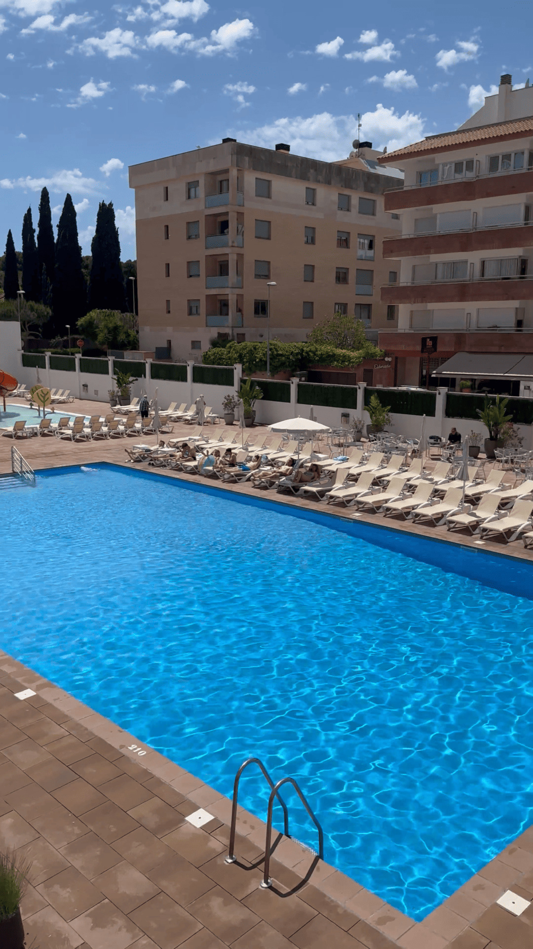 piscina amatista - descubriendo viajes