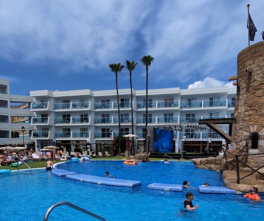piscina village pirates 4 - descubriendoviajes