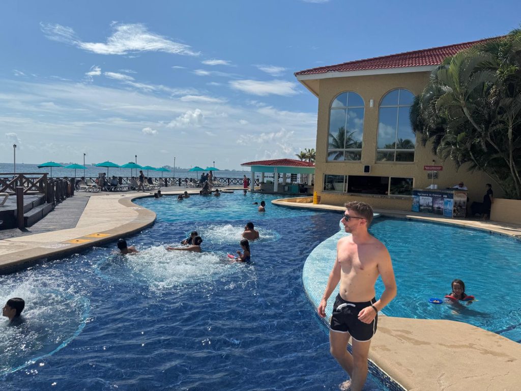All ritmo cancun - piscina principal - descubriendo viajes (2)
