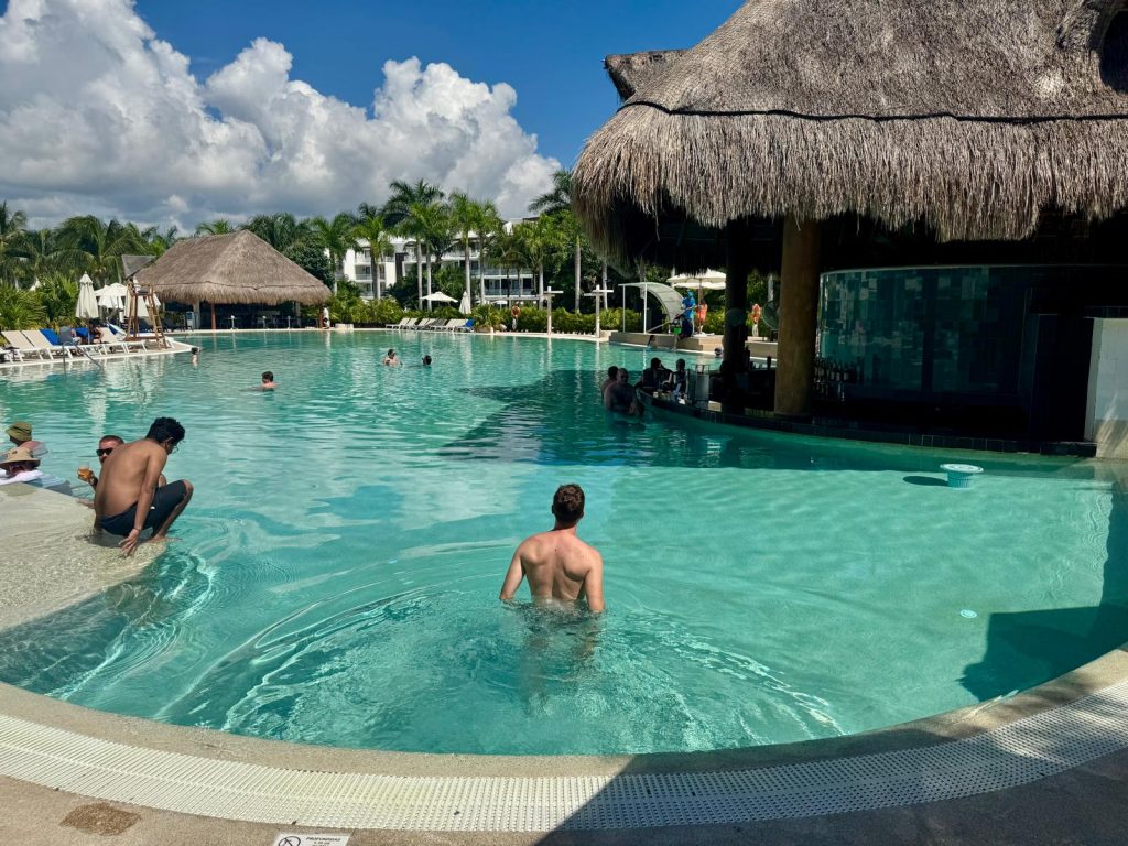 Ocean Riviera Paradise piscina familiar - Descubriendo Viajes (6)