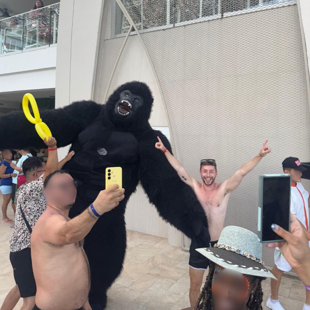 RIU Caribe Cancun - Descubriendo Viajes - Fiesta pool party 2