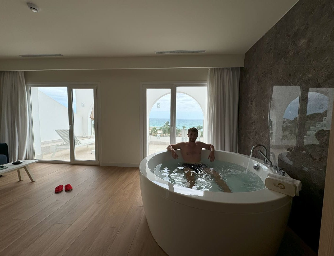 bañera playa mojacar - descubriendo viajesd