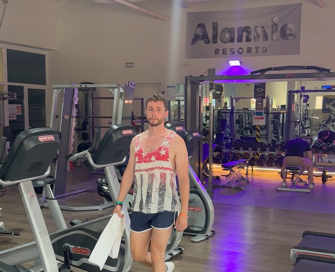 gimnasio 2 alannia costa b - descubriendo viajes