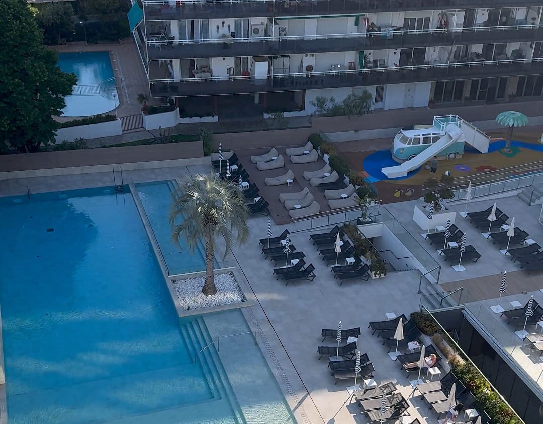 l'azure hotel - descubriendo viajes