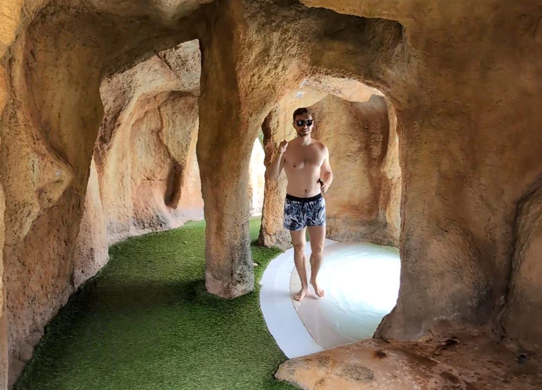 pirate village cueva - descubriendo viajesd