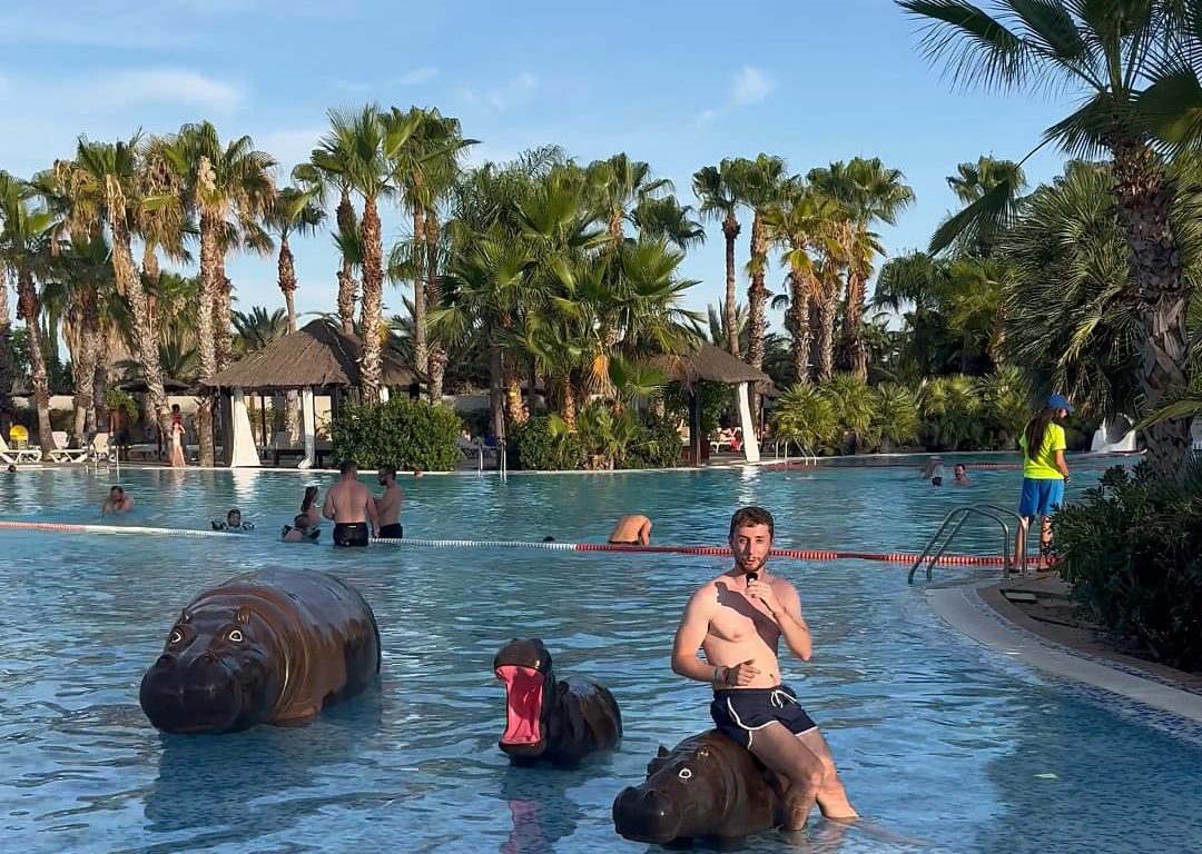 piscina alannia costa b - descubriendo viajes