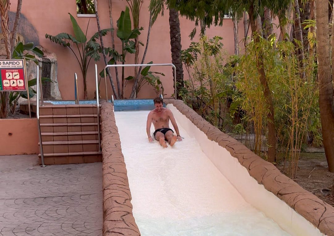 tobogan playa calida - descubriendo viajes