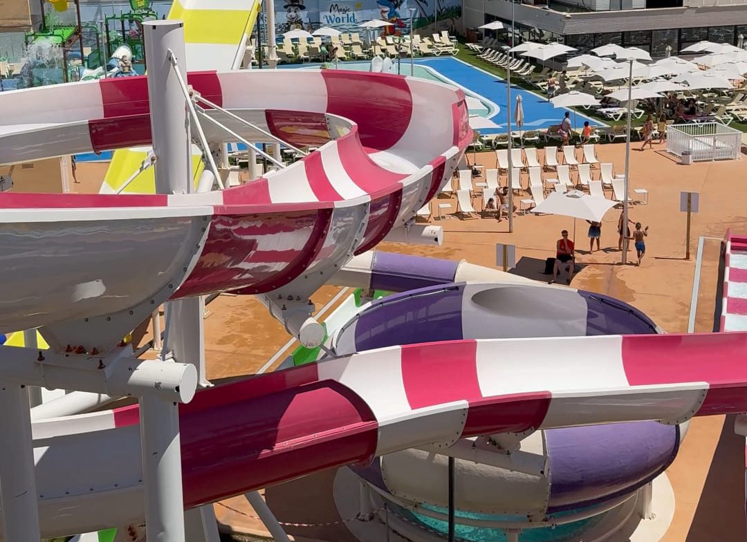 toboganes en magic world - descubriendo viajes