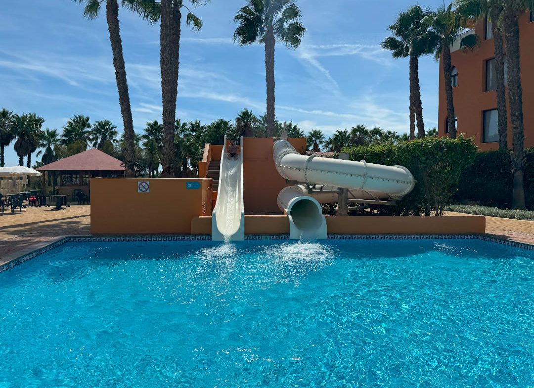 toboganes playa marina - descubriendo viajes