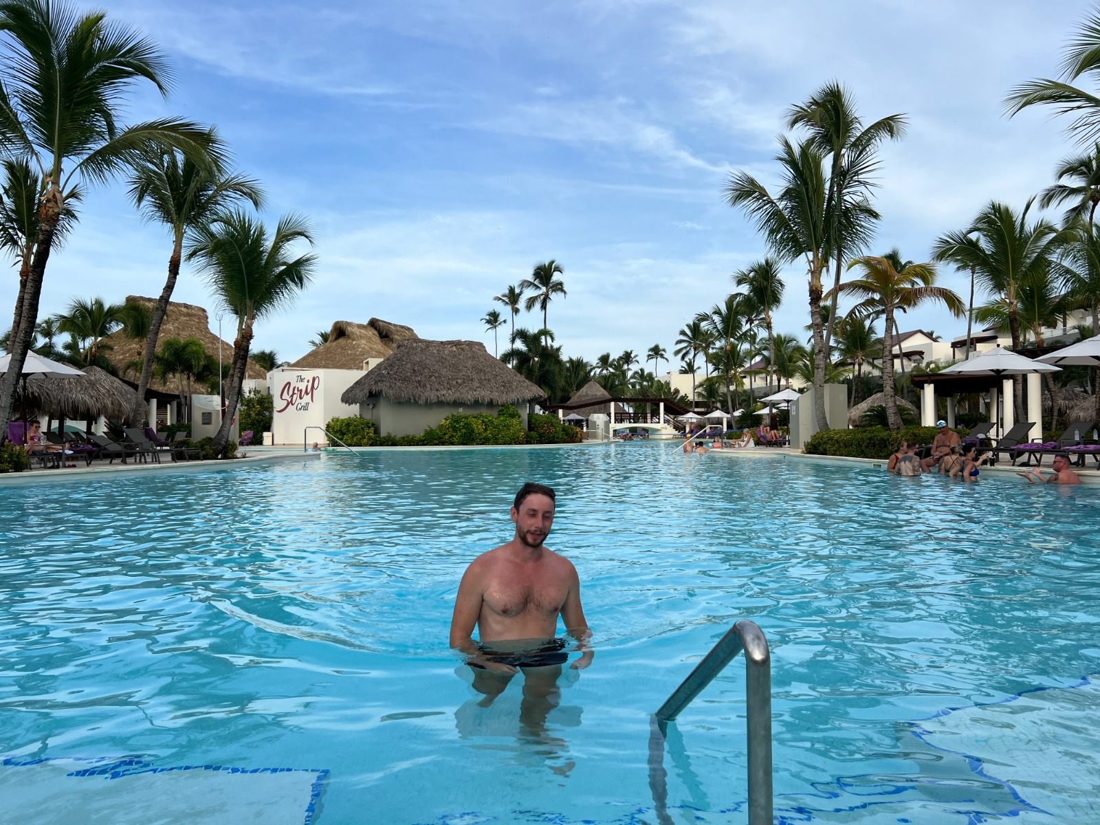 Zona de piscina del Breathless Punta Cana