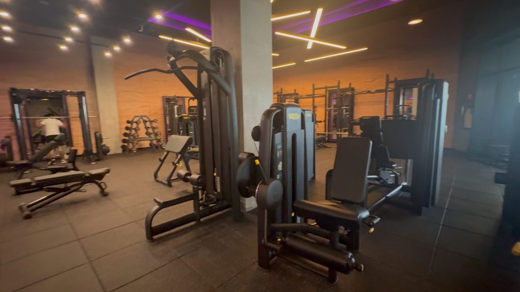 La parte de abajo del gimnasio principal del Planet Hollywood Cancún - Descubriendo viajes