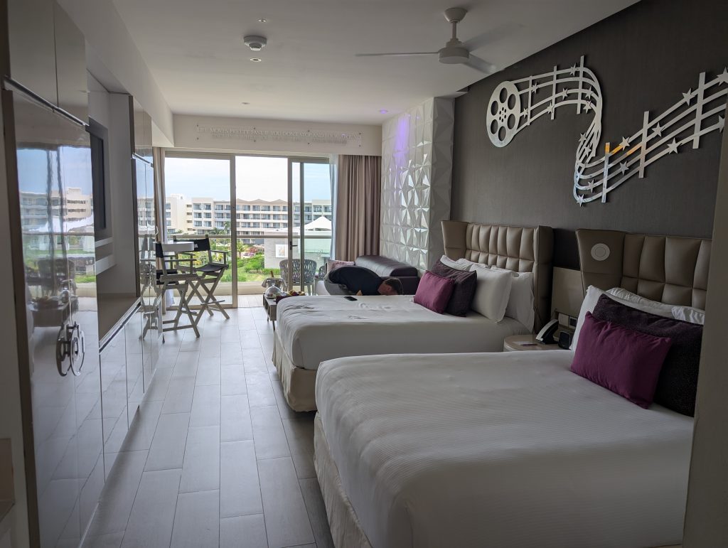 Foto desde la puerta de la habitación del Planet Hollywood Cancún