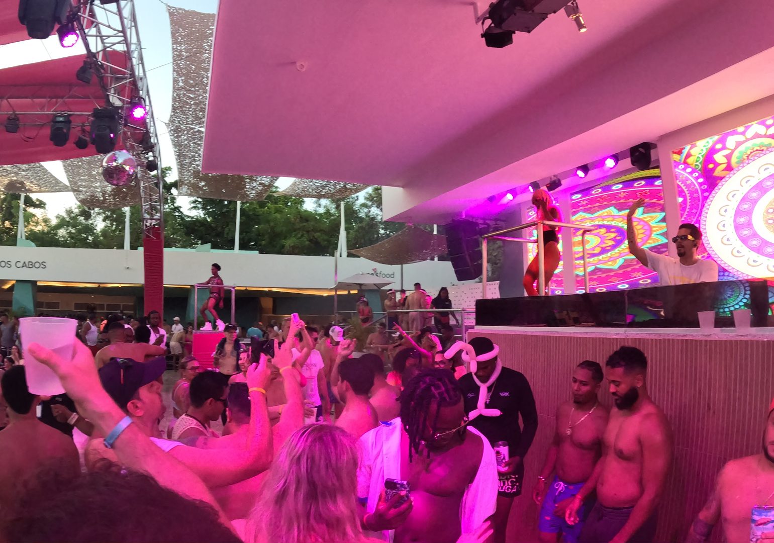 Pool party en el Riu Palace Bávaro