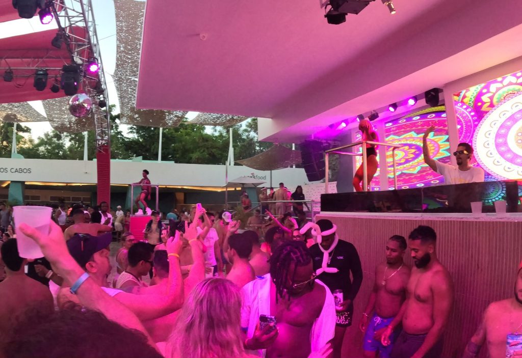 RIU Palace Bavaro pool party