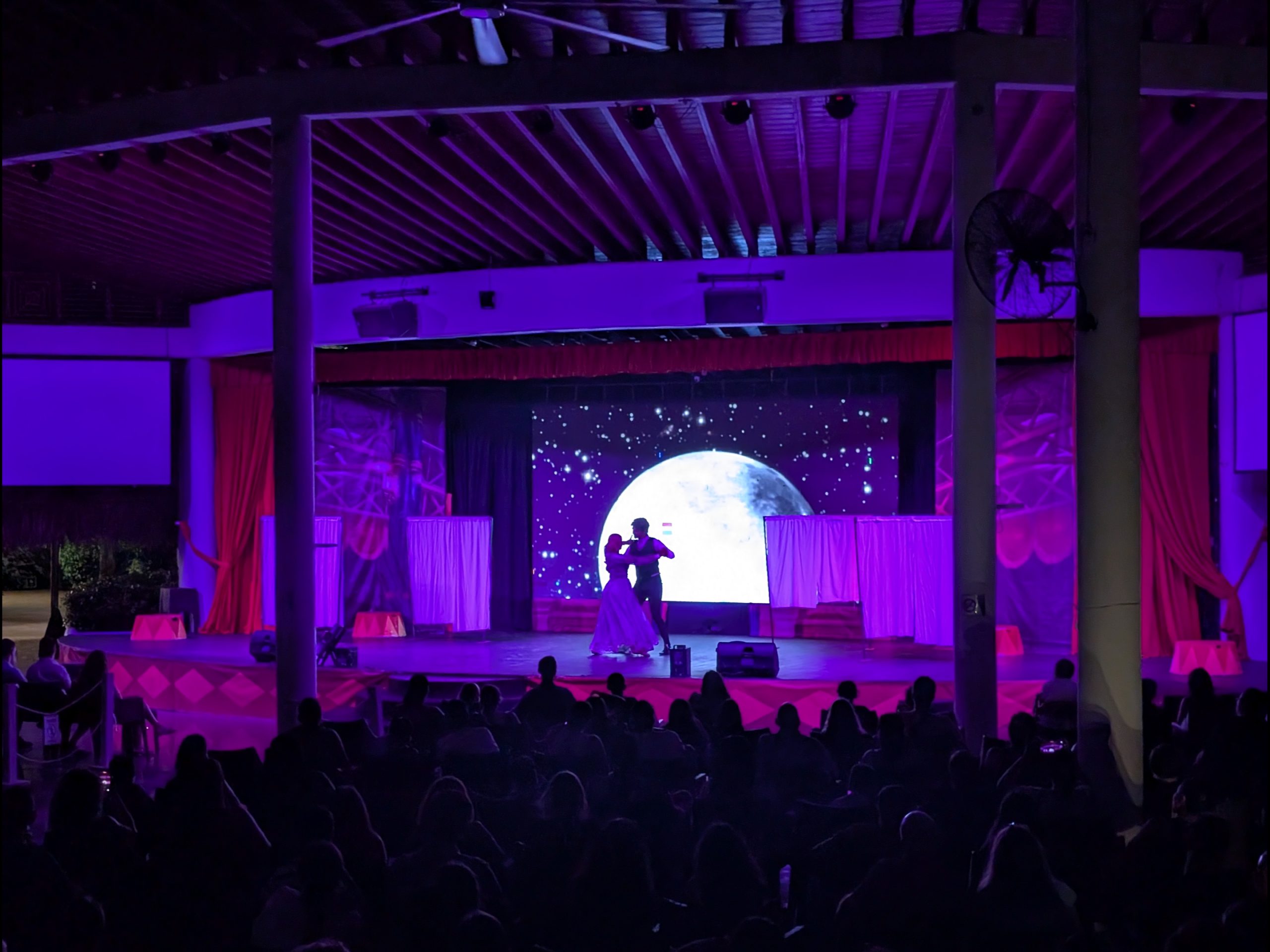 Musical nocturno del hotel Grand Sirenis Punta Cana