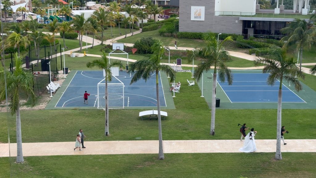 Muchas pistas para hacer deporte en el hotel Planet Hollywood Cancún - Descubriendo Viajes