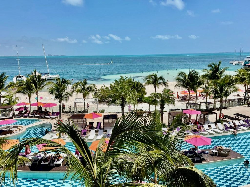 Breathless-Cancun-Discovering Stays