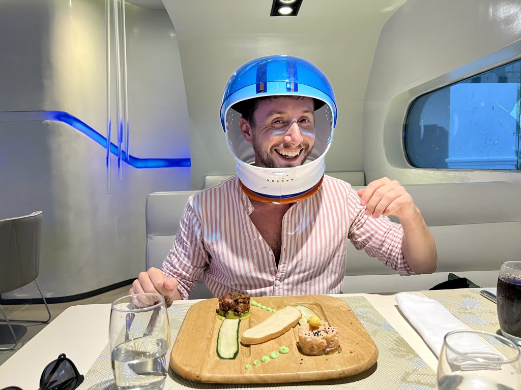 Nickelodeon Punta Cana - space dinner - Discovering Stays