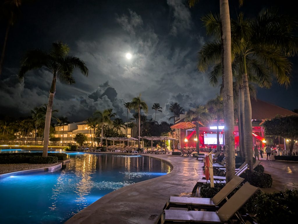 Noche-Occidental Punta Cana-Descubriendo Viajes